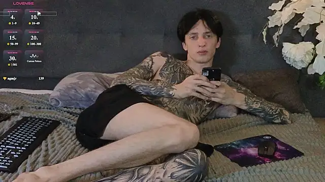 Martin_Jin live cam on StripChat