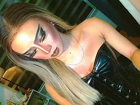 HOLLYWOOD_QUEEN_88 webcam
