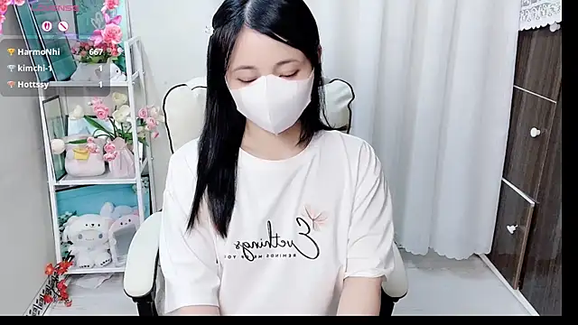 Clover_Nhi webcam