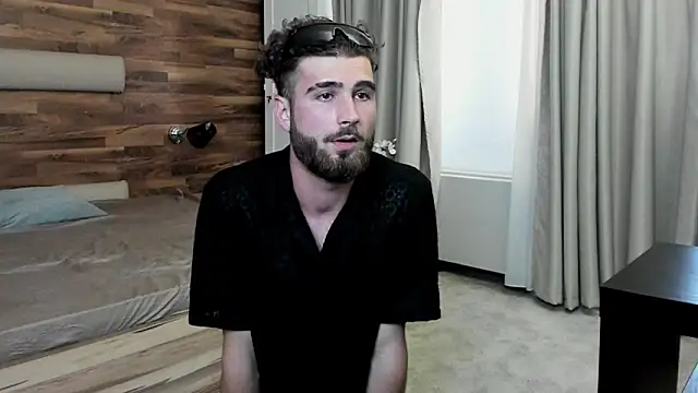kyloeast - KyloEast's free webcam - UK Sex Cams