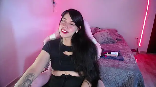 liluciana - LiLuciana's free webcam - UK Sex Cams