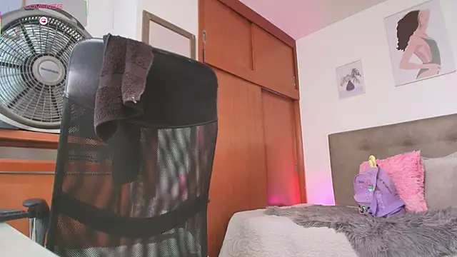Miley_Baker webcam