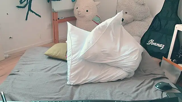 CeriseLapine webcam