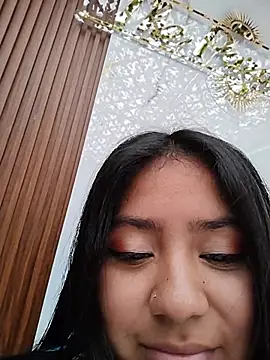 amber_herrera (G young) - Naked in public for 5 minutes