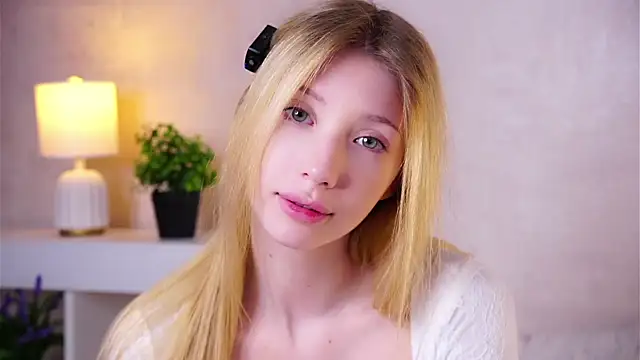 Watch SunnivaCovil live on EroticFlix - High definition streams