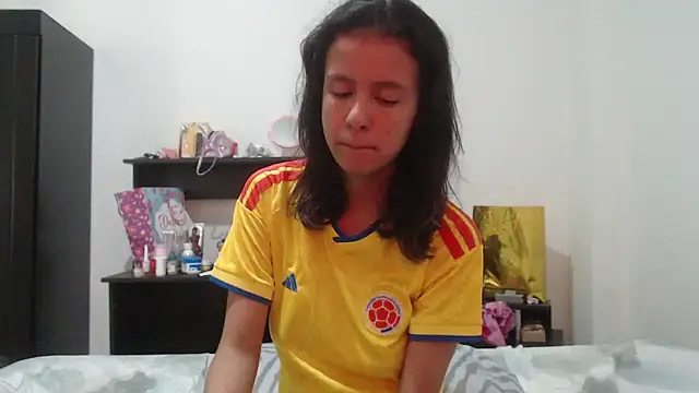 Watch nathaly_jones_ live on EroticFlix - High definition streams