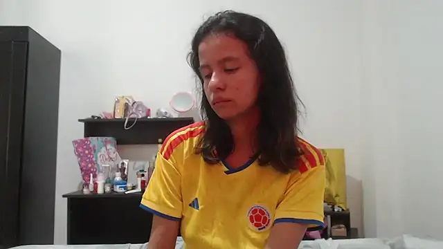Watch nathaly_jones_ live on EroticFlix - High definition streams