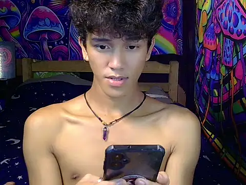 hugekenbigcock (M young) - CUM WITH ME HERE