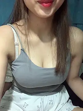 Watch Julyy_girl live on EroticFlix - High definition streams