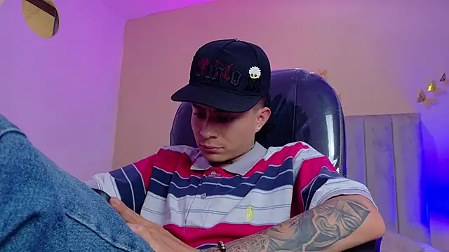 Nascary_Fox webcam
