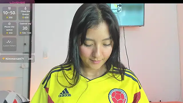 charlottekiss99 webcam