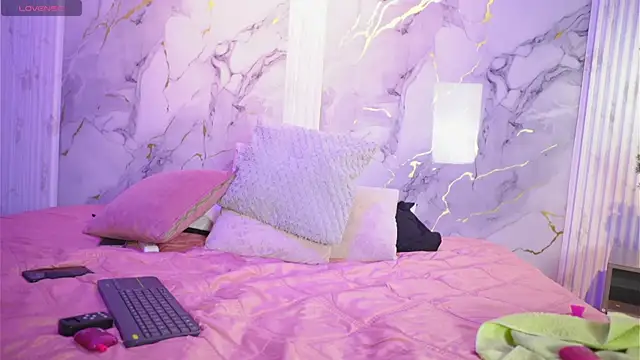 Watch Tiffany_yu live on EroticFlix - High definition streams