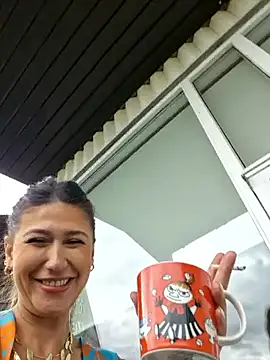 celynaross (Ask my age) - Makee hot need