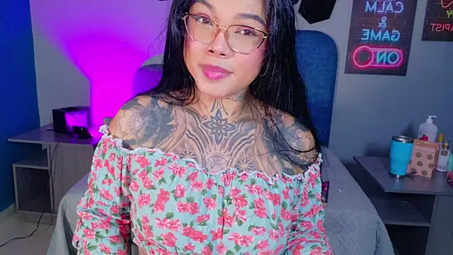 Watch madyson_fox live on EroticFlix - High definition streams