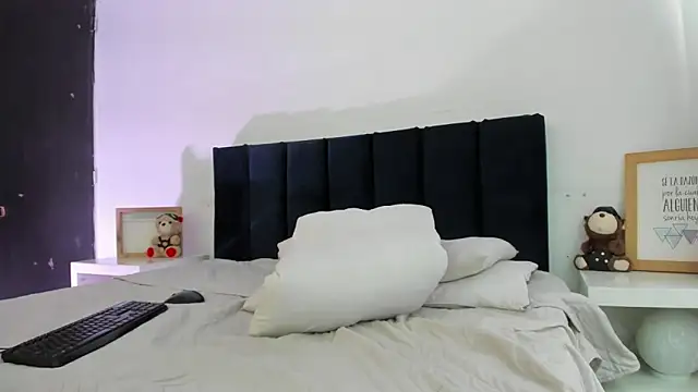 melanie_roux__ webcam