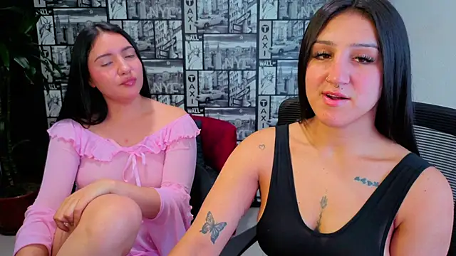 Isa_And_Natasha webcam