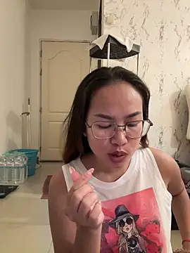 Watch Ponthip live on EroticFlix - High definition streams