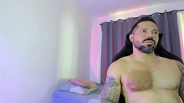 FreeLoveCouple webcam