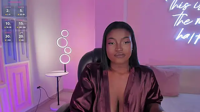 Watch SavannahStorm live on EroticFlix - High definition streams