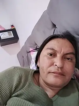 Horny-Mommy-Dirty webcam