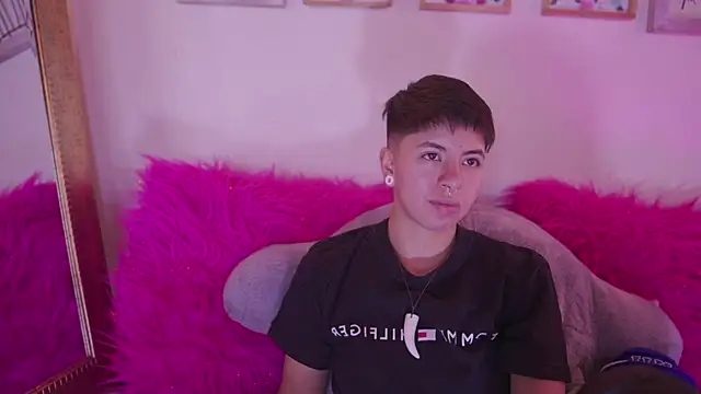 tommy_blue webcam