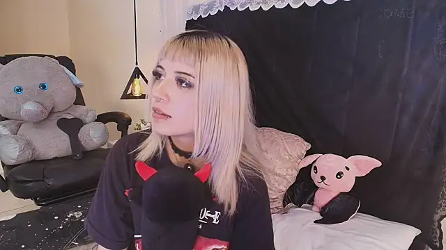 Watch IvyBelle_ live on EroticFlix - High definition streams