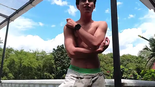 Aaron_Eze webcam