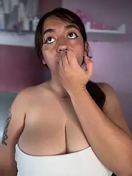 Im_Luuu webcam