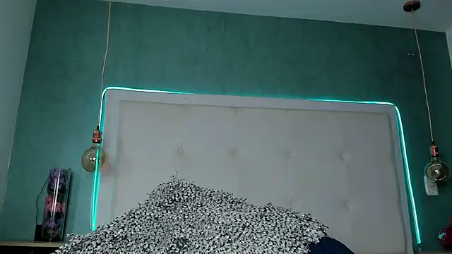 mia_gomez7 webcam