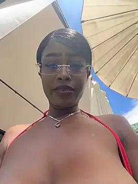 CocoaLuxeXXX webcam