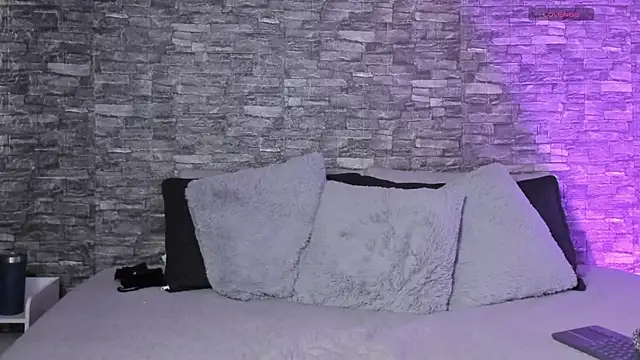 Watch Anne_velvett live on EroticFlix - High definition streams