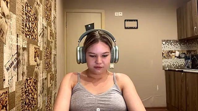Watch HellyRay live on EroticFlix - High definition streams