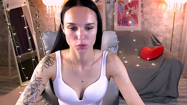 NicoleMerz webcam