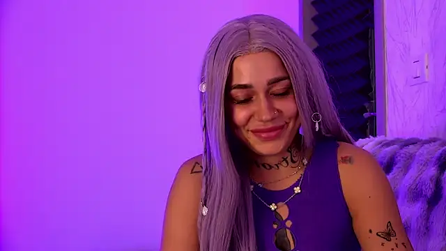 KyraDesire webcam