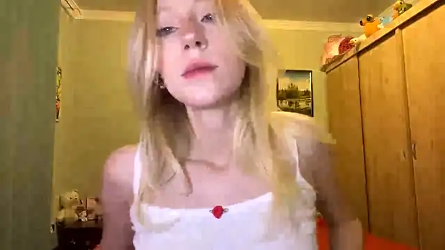 Watch BossedFrog live on EroticFlix - High definition streams