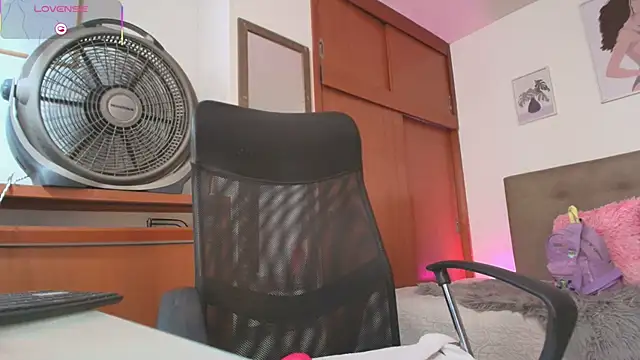 Miley_Baker webcam