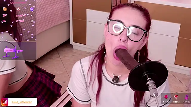 Flor_delunaa webcam