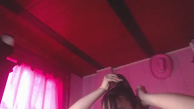 NikkiRous_ webcam