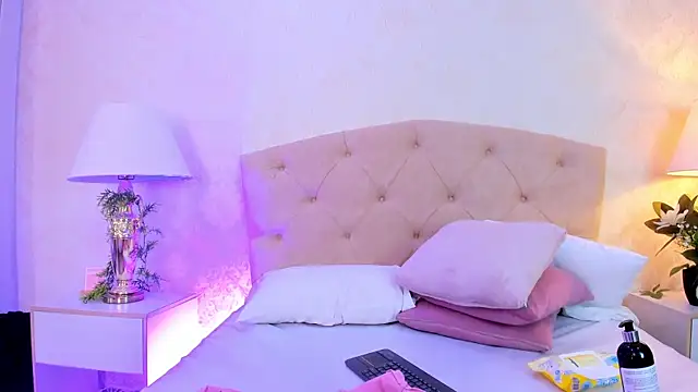 Mia_Montess webcam