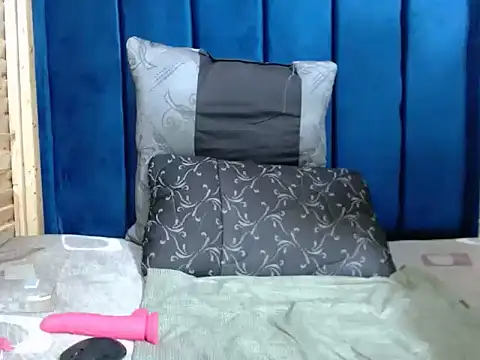 Pink-feather webcam