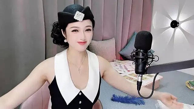 Momo-Wow webcam