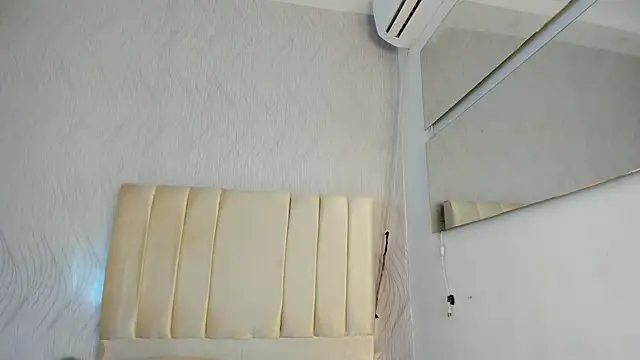 melany_guzman webcam
