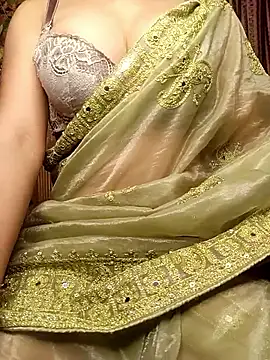 yours_dannyy (F young) - Full nude in public