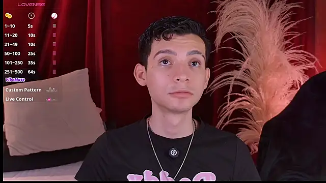 VicenteFerrer live cam on StripChat