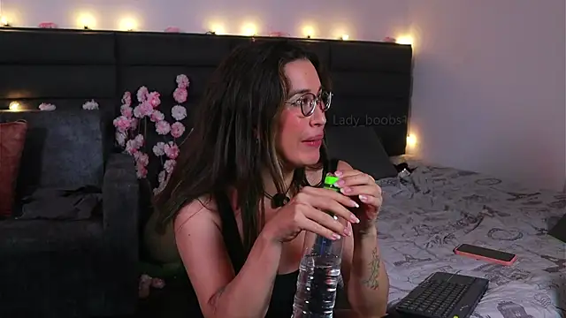 kathieandpovcock1 webcam