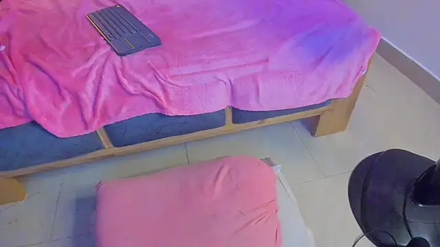 Zoe_sky1 webcam