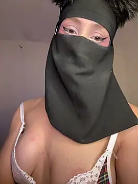arabayla (F teen) - Spit on boobs💦🍒