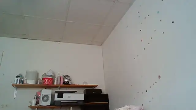 starlight1983 live cam on StripChat