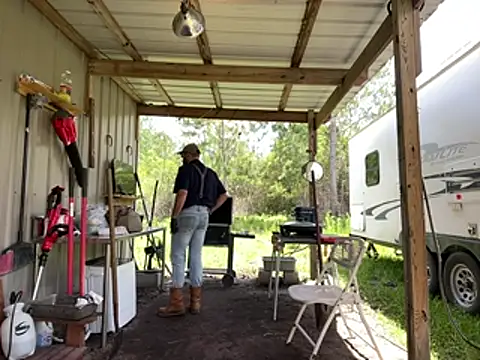 BootsAndCountry webcam