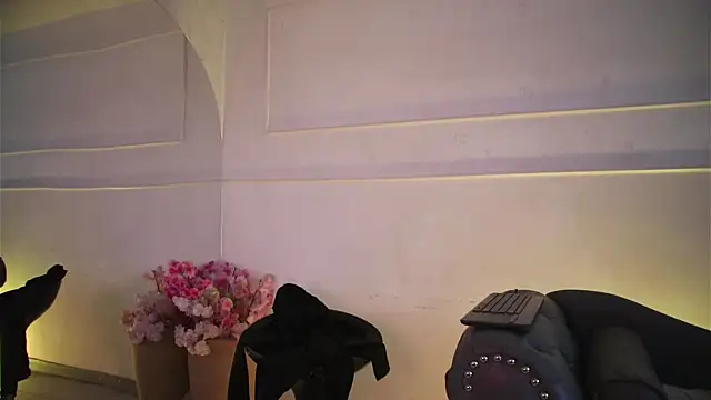 Watch charlotterusso live on EroticFlix - High definition streams